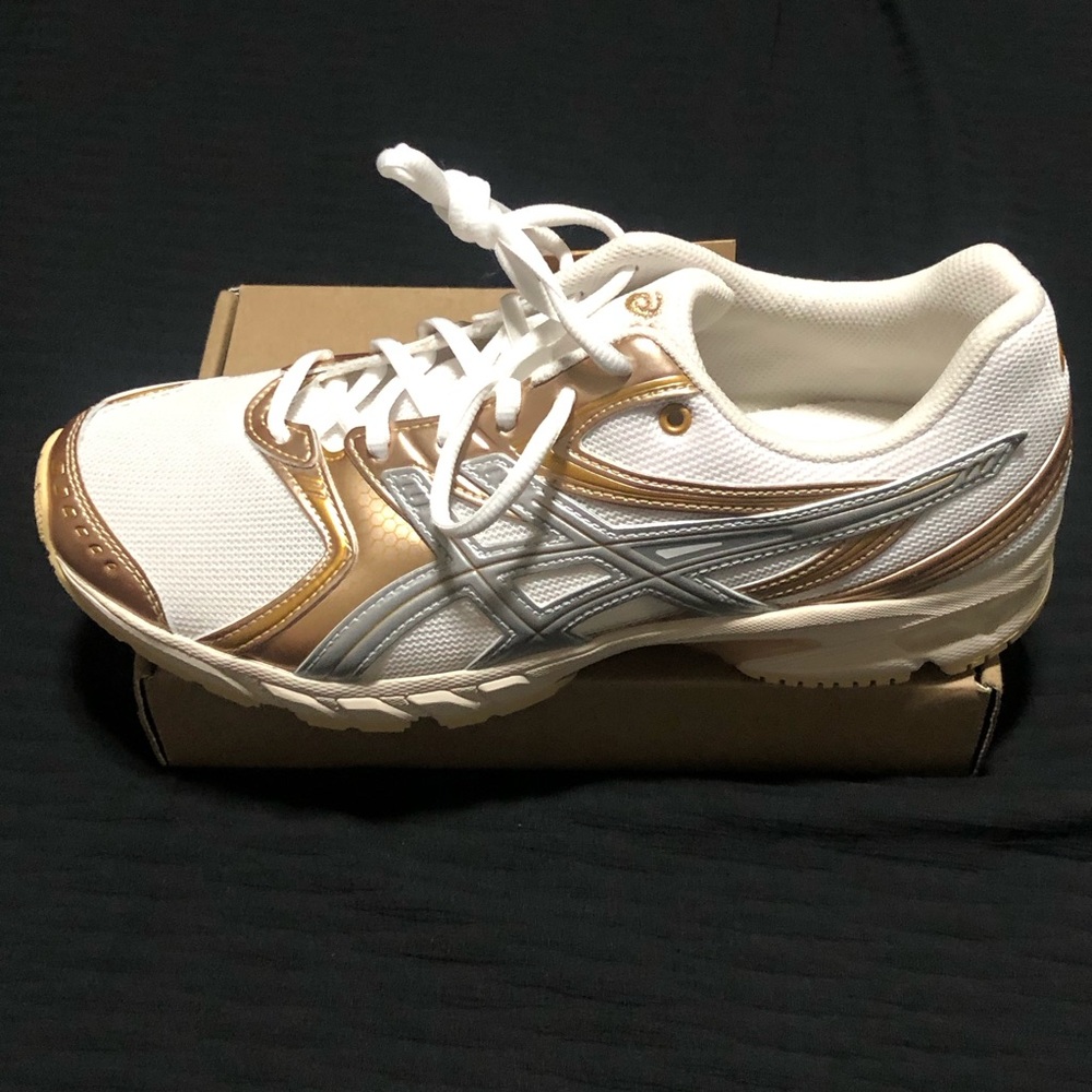 Asics Women's Gel-DS Trainer 14 1203B102-100 White Silver Gold, Size 8,Medium - Picture 6 of 7